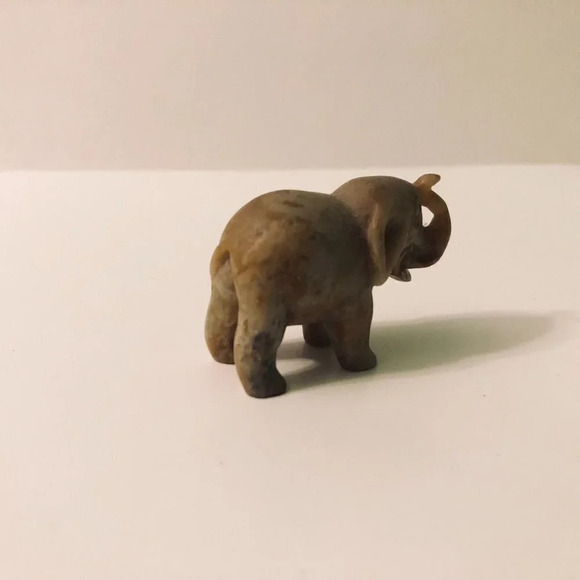 Vintage Mini Stone Elephant Small 2 Inch Long Figurine - Picture 6 of 14